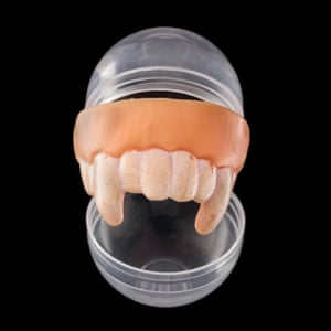 Dracula teeth