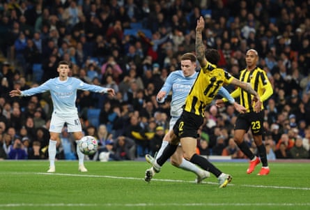 Elliot Anderson fires Manchester City ahead from close range