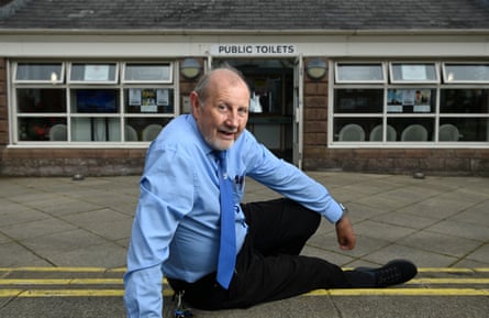 Raymond Martin extracurricular a nationalist toilets.