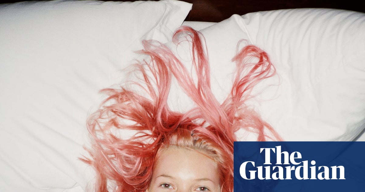 Tate Britain exhibition captures 90s art and fashion boom that reshaped British culture