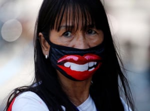 Coronavirus Why Are We At War Over Face Masks