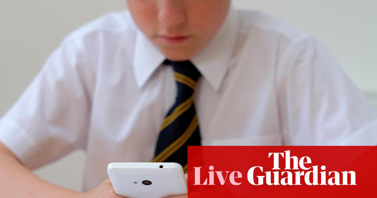 Crackdown on teenagers’ social media use to come ‘very quickly’ after consultation ends tonight, says Starmer – UK politics live