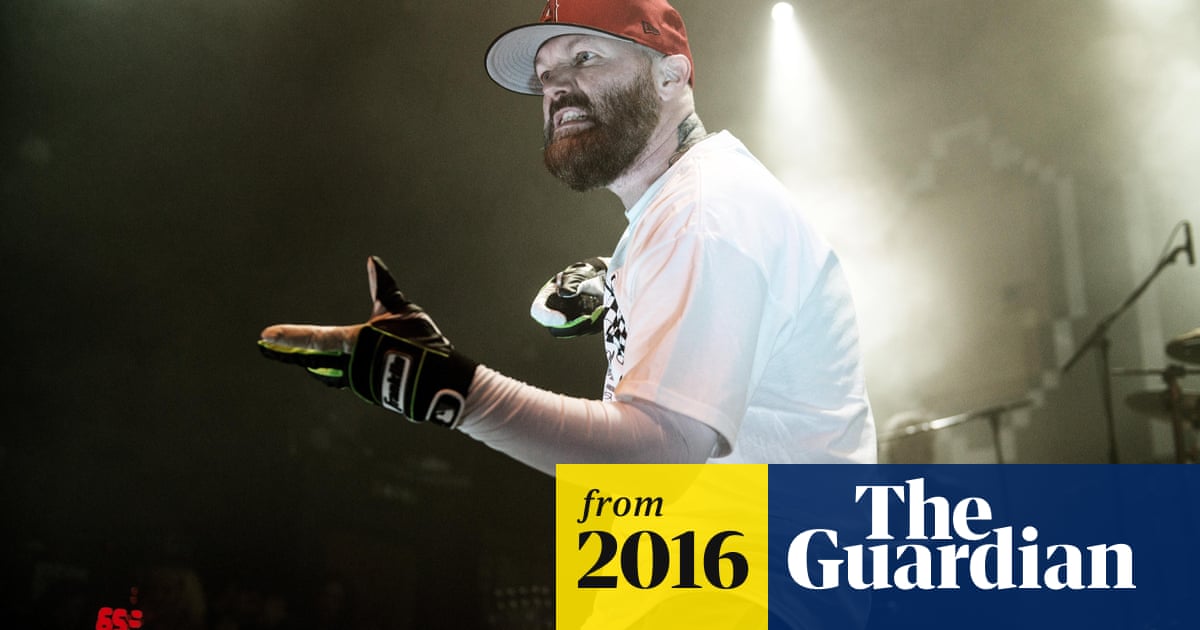 Limp Bizkit fans turn up to fake gig at Ohio petrol station Limp