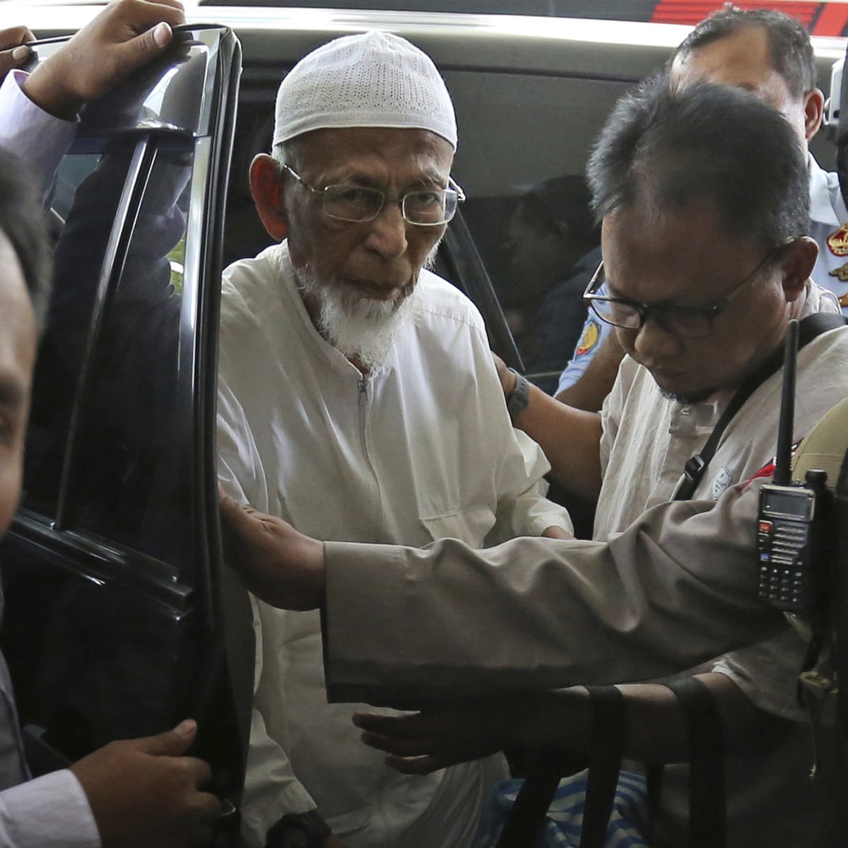 Australia Opposes Clemency For Indonesia S Radical Cleric Abu Bakar Bashir Indonesia The Guardian