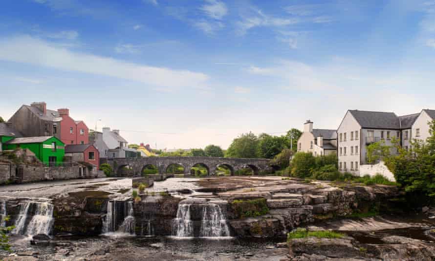 The River Inagh, with its small rapids known as the Cascades, running through the Ennistymon or Ennistimon