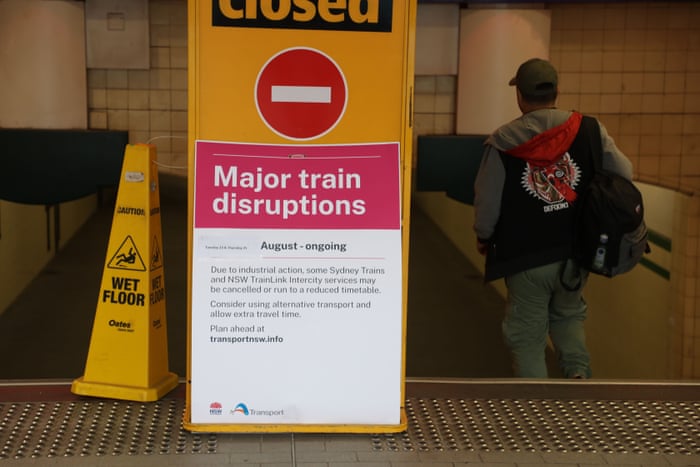Australia news live updates: Anthony Albanese to announce details of inquiry into Scott Morrison’s secret ministries 2 Sign at the entrance to St James train station warning of major train disruptions.