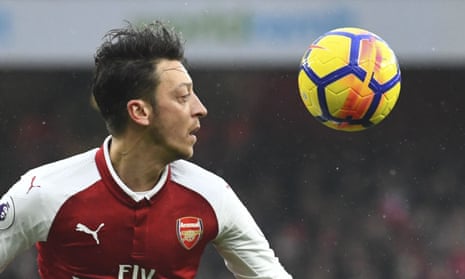 Is Mesut Özil about to take his kinetic ball control powers back to Gelsenkirchen?