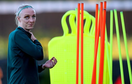 Louis Quinn has recovered from a foot injury and is available to take her place in the heart of Ireland’s defence today.