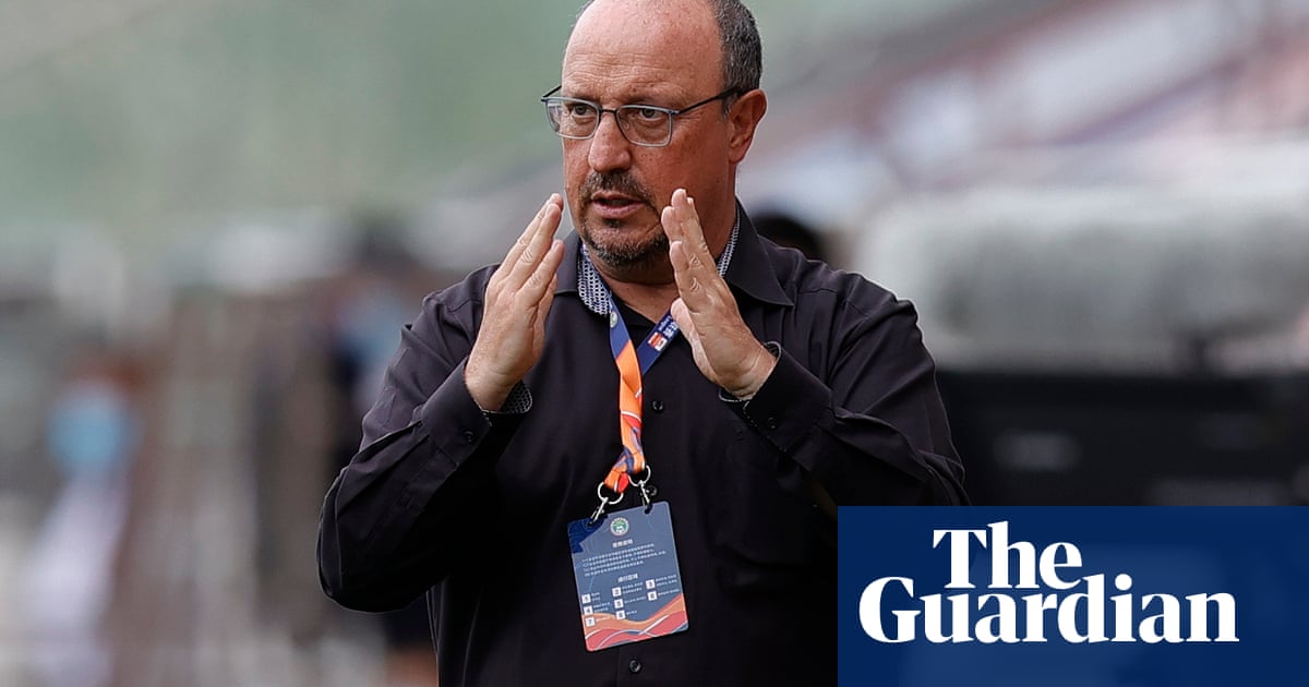 Rafael Benítez hoping to become Everton manager after talks with club