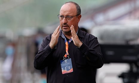 Rafael Benítez as coach of the Chinese club Dalian Yifang