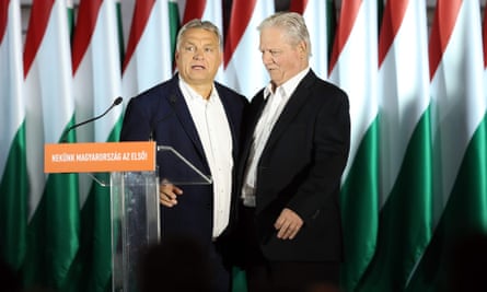 Viktor Orbán, left, with the outgoing mayor of Budapest, István Tarlós.
