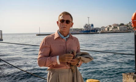 Daniel Craig on Spetses in Netflix’s Glass Onion