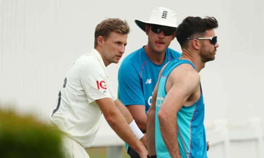 England captain Joe Root watches on with bowlers Stuart Broad and James Anderson.