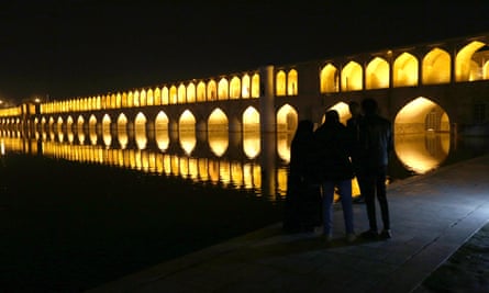Si-o-Se-Pol Bridge (33 Arches bridge) over the Zayanderud river in Isfahan.