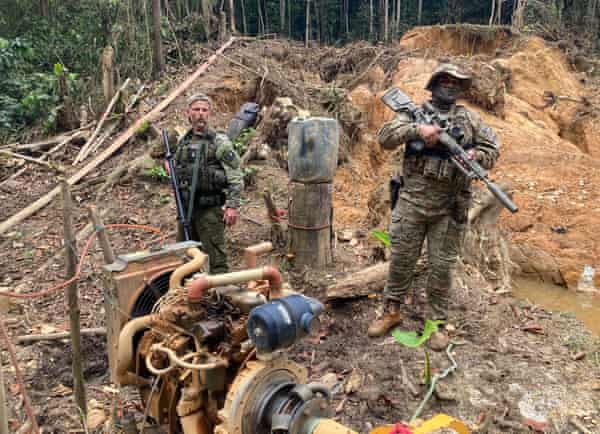 Finger’s troops raid an illegal goldmine in the Yanomami Indigenous territory.