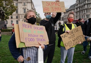 Hospitality workers protest outside the Houses of Parliament asking for more support for workers and against more restrictions.