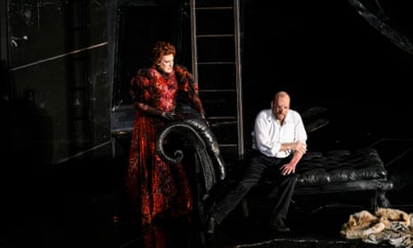 Sarah Connolly as Fricka and John Lundgren as Wotan in Die Walküre at Covent Garden.