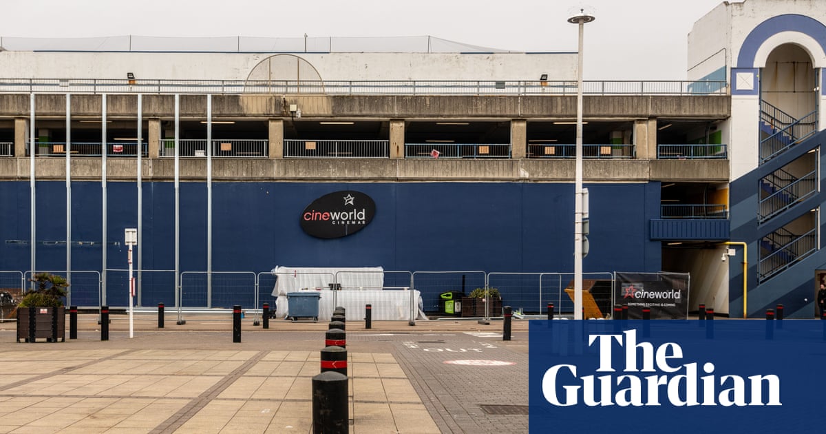 Protests at UK cinemas treatment of staff after coronavirus shutdown