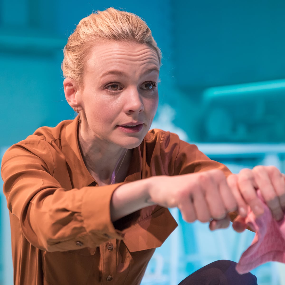 Girls and Boys review – gut-wrenching Carey Mulligan charts a ...