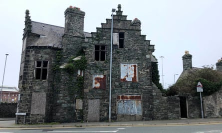 Plas Alltran doctor’s surgery in Holyhead