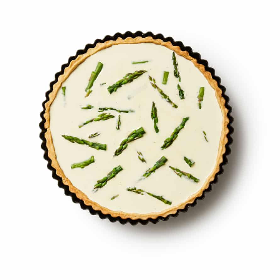 Felicity Cloake’s asparagus tart 9a. Arrange the asparagus spears in the tart case, cover with the filling.