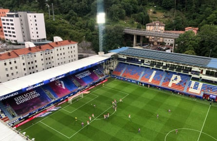 SD Eibar’s Fabian Orellana scores from the penalty spot against Athletic Club in June 2020.
