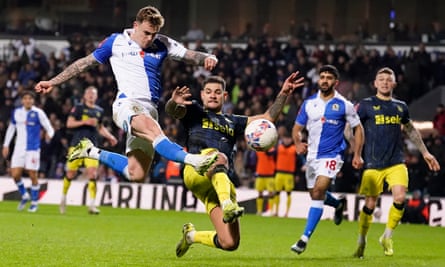 Sammie Szmodics scores Blackburn’s equaliser.