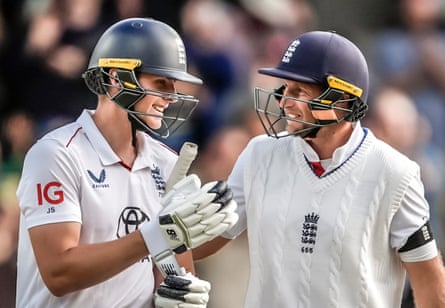 Jamie Smith and Joe Root