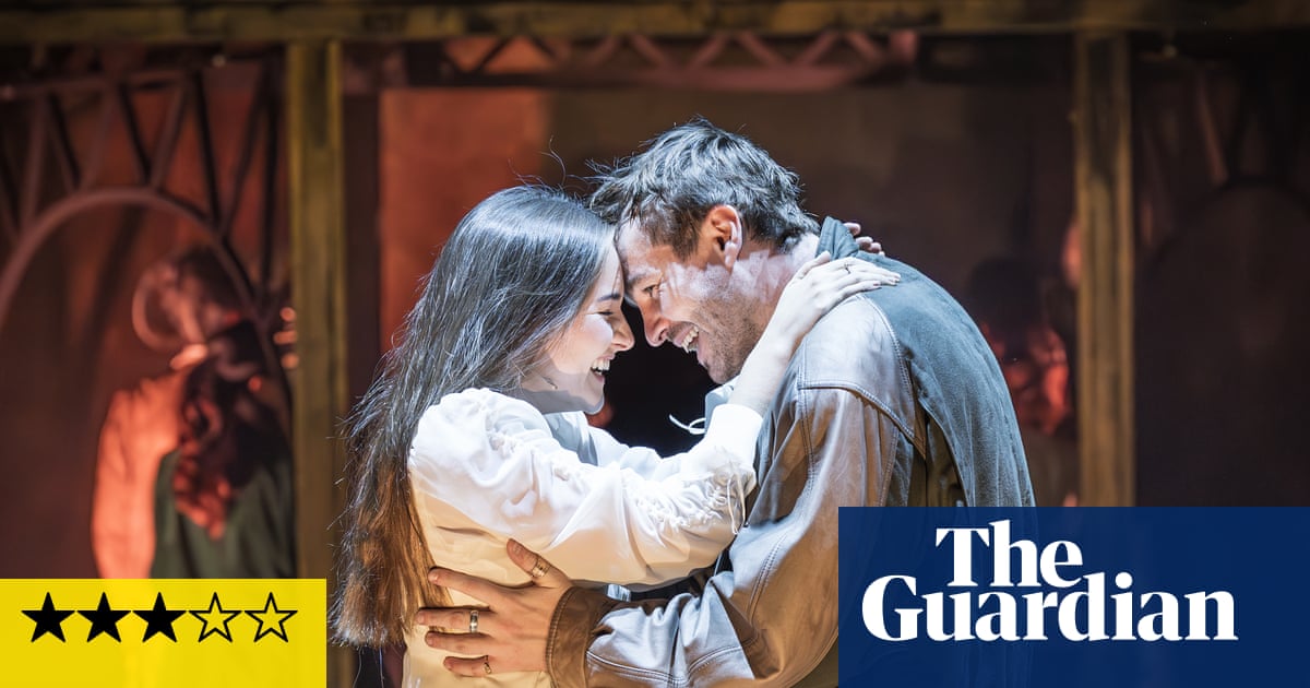 Romeo & Juliet Review: A Bold, Bilingual Production – Theatre Babble Romeo & Juliet Review: A Bold, Bilingual Production – Theatre Babble