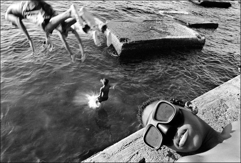 HAVANNA. Bilder aus seinen Serien Ciudad, Fe por San Lázaro und Ocaso lassen uns das Herz und die Seele Kubas spüren | Bildquelle: The Guardian HAVANNA. Bilder aus seinen Serien Ciudad, Fe por San Lázaro und Ocaso lassen uns das Herz und die Seele Kubas spüren | Bildquelle: The Guardian | Bilder sind in der Regel urheberrechtlich geschützt