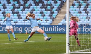 A glorious chance for Mewis goes begging.