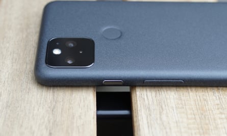 Google Pixel 5 underside