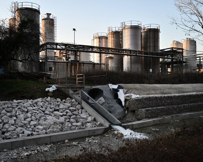 Where does a western chemical plant that contaminated drinking water go next? To India