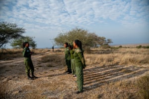 Briefing before morning patrol