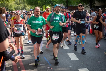 Dye and his brother Jon running this year’s London Marathon