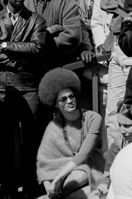 Kathleen Cleaver du Black Panther Party lors d'un rassemblement à San Francisco, mai 1969.