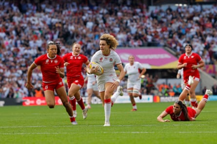 Ellie Kildunne runs towards the Canada tryline before going over to score England’s first try.
