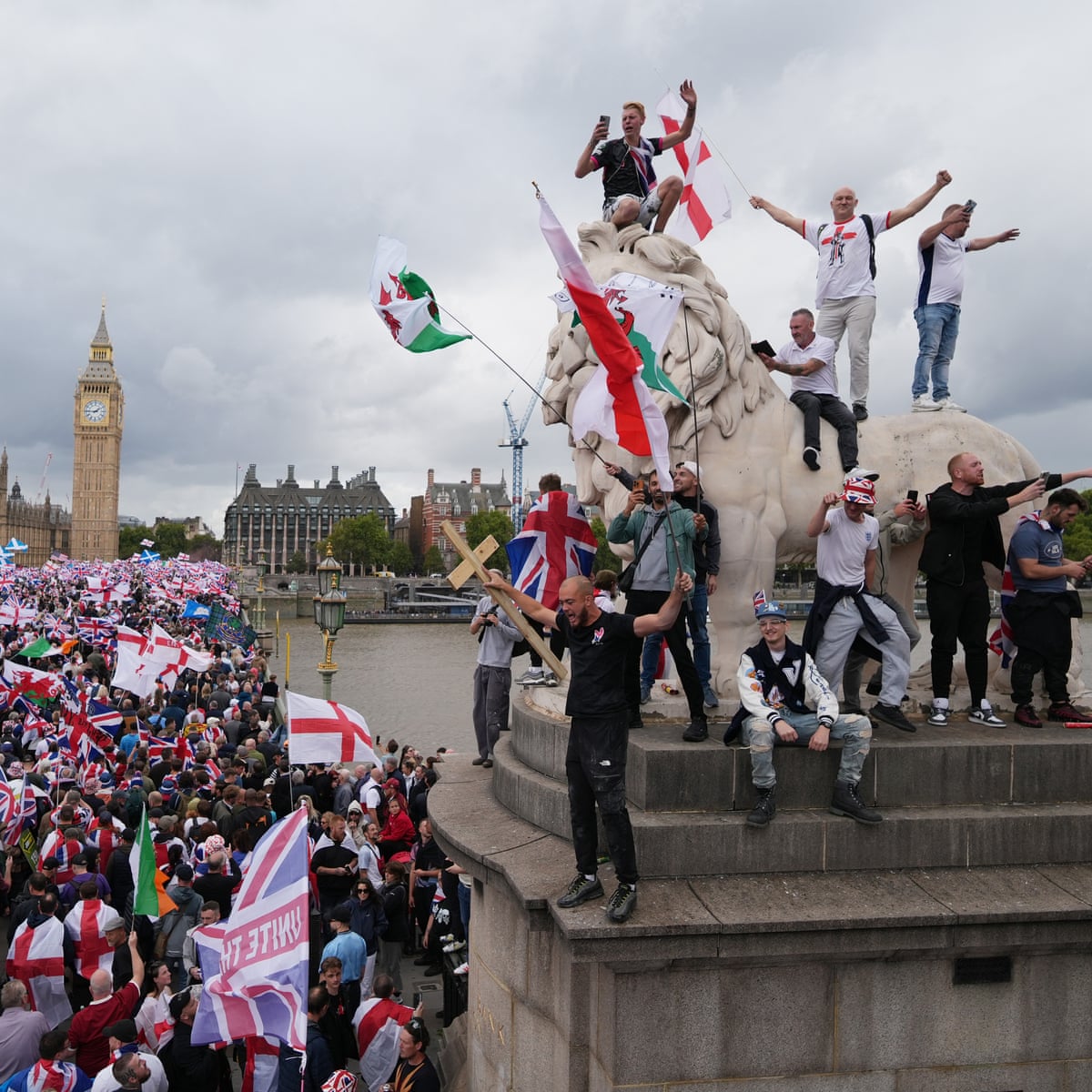Far-right London rally sees record crowds and violent clashes with police | Protest | The Guardian