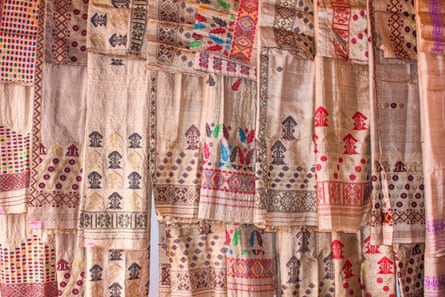 Tissu de soie Cocoon aux motifs colorés