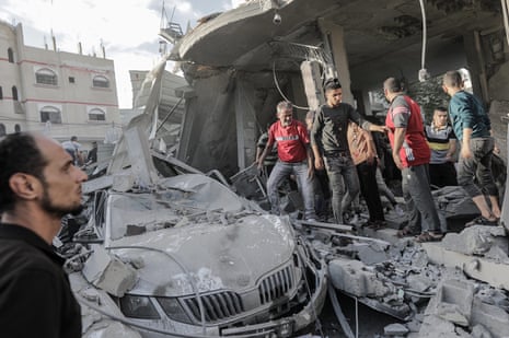 Israel intensifies attacks on north Gaza as WFP says more aid urgently needed | Israel-Gaza war | The Guardian