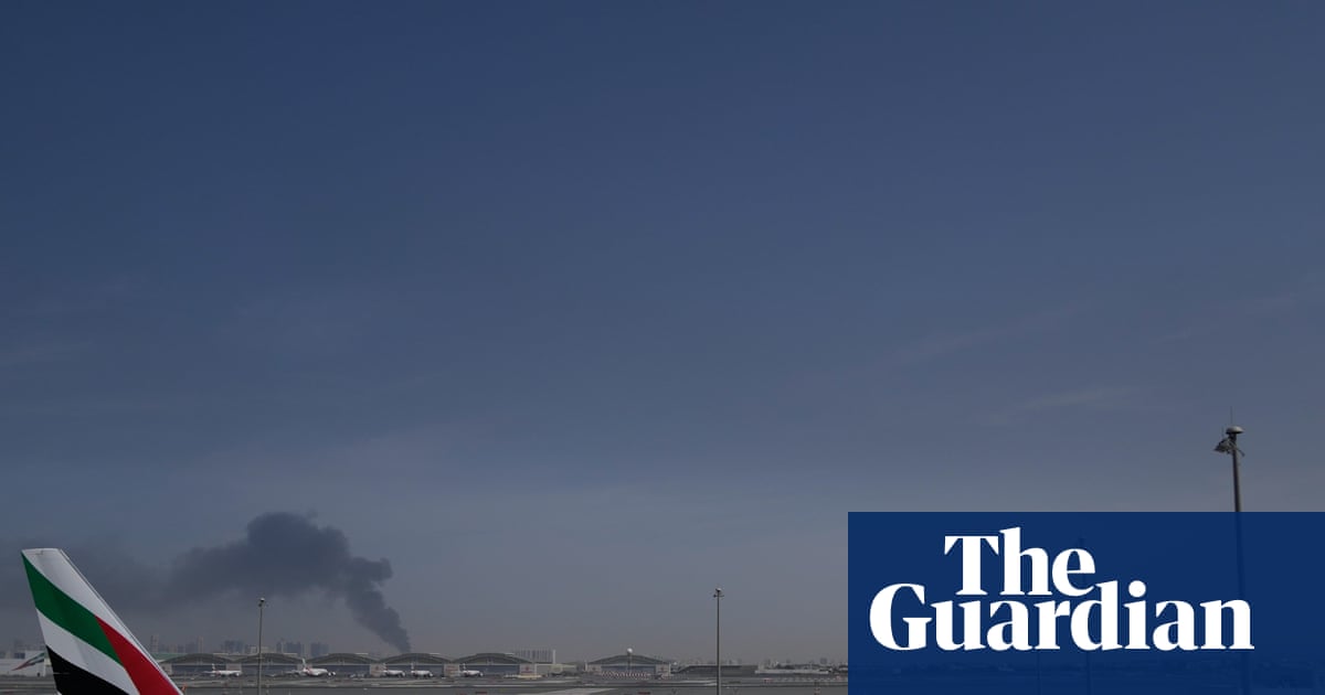 Afternoon Update: Australians in Middle East travel limbo; Pauline Hanson censured again; and Christina Applegate on life with MS