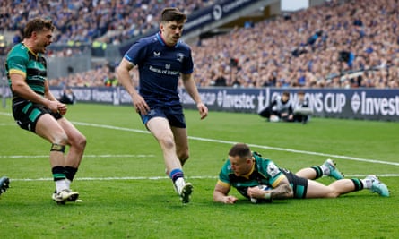 Northampton's Tom Seabrook scores a try against Leinster.