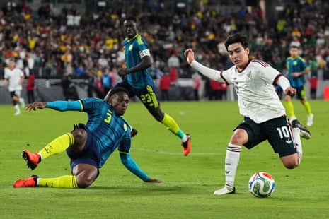 Israel game goes ahead after Irish players’ vote; Isak returns to Liverpool after knock – matchday live