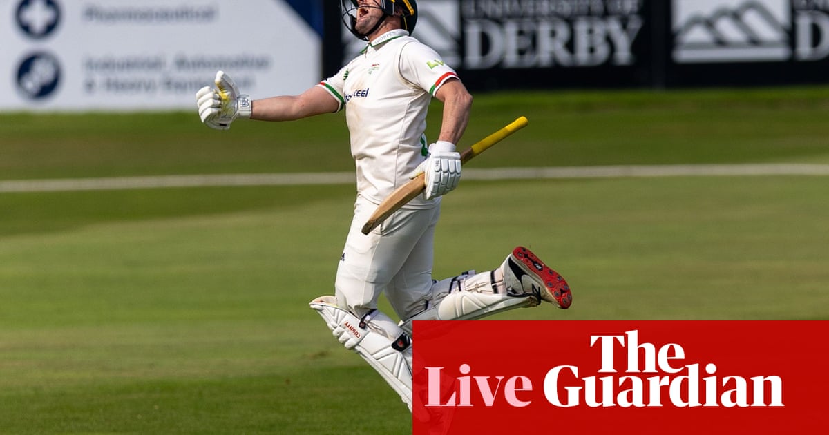 County cricket: Warwickshire v Hants, Yorkshire v Somerset and more – live!