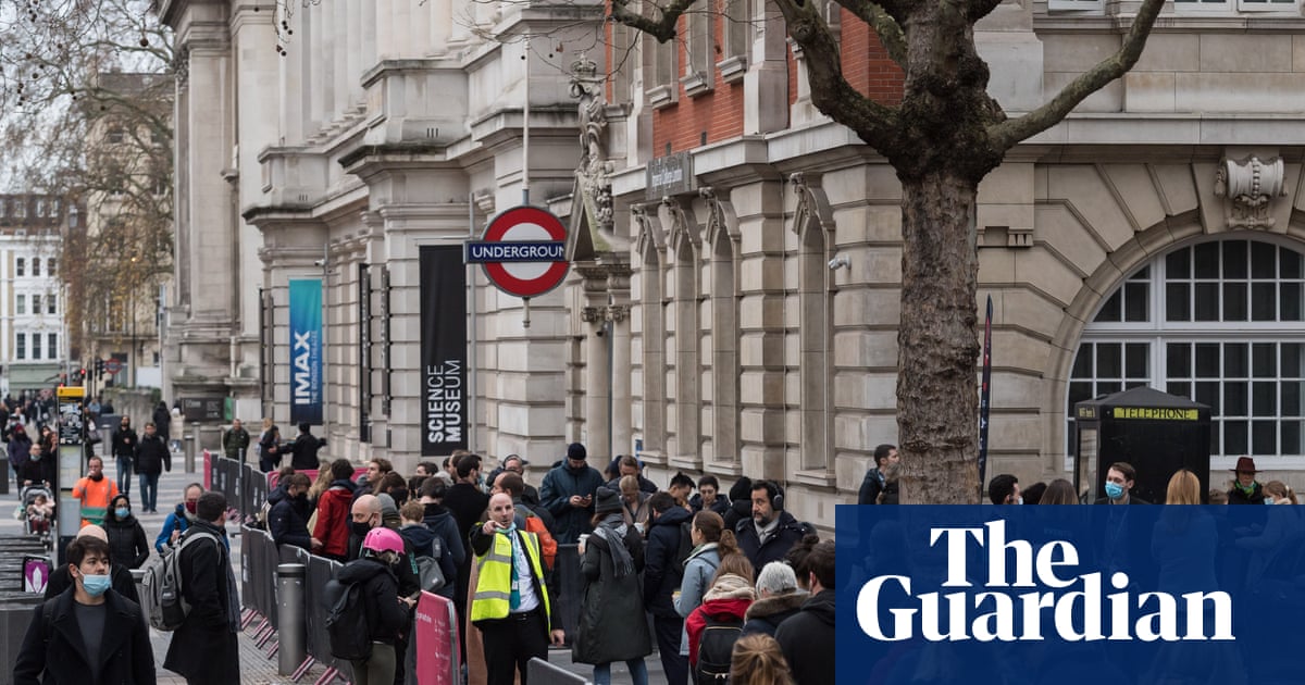 UK’s Covid vaccine programme must rebuild trust before next pandemic strikes, inquiry warns