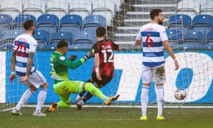 Shane Long equalizes for the Cherries.