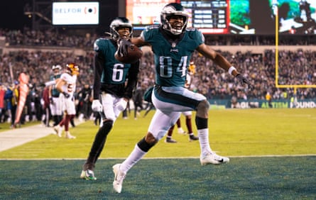 Jalen Hurts records 3 total TDs, Eagles' defense comes up huge in win over  Dolphins - CBS Philadelphia