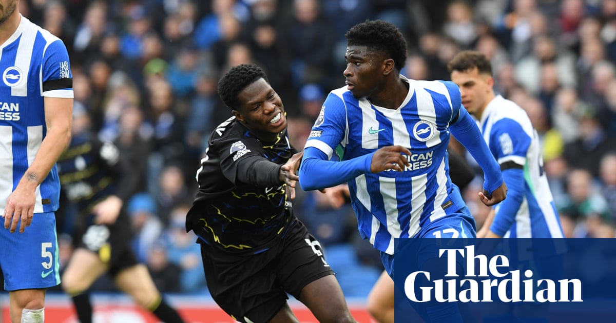 Man United make £65m bid for Brighton's Baleba