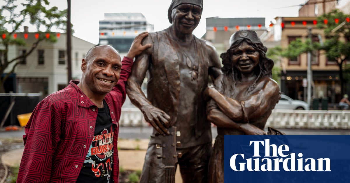 Indigenous Australian legends Archie Roach and Ruby Hunter's son reacts to 'beautiful moment' his parents immortalised in bronze