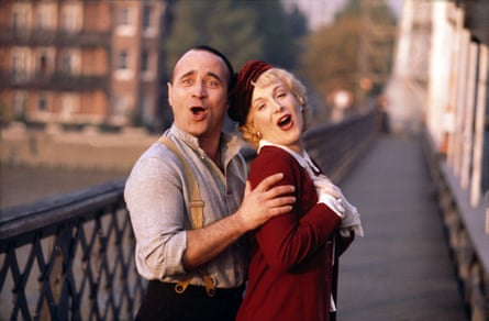Cashback … Bob Hoskins and Cheryl Campbell in the BBC play Pennies from Heaven (1978).